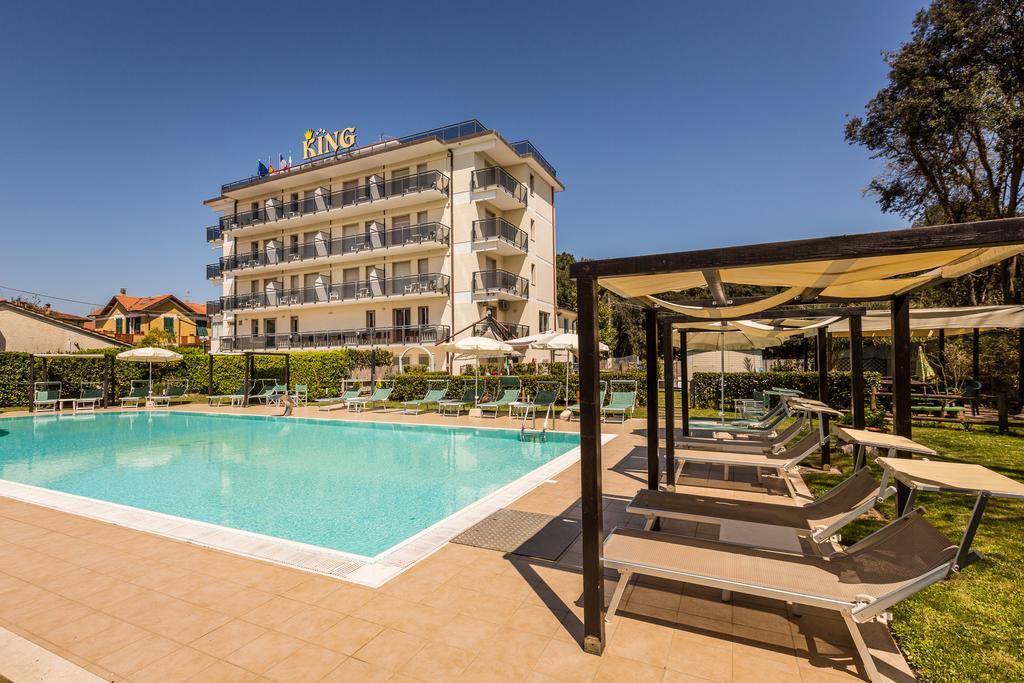Hotel King مارينا دي بييتراسانْت المظهر الخارجي الصورة
